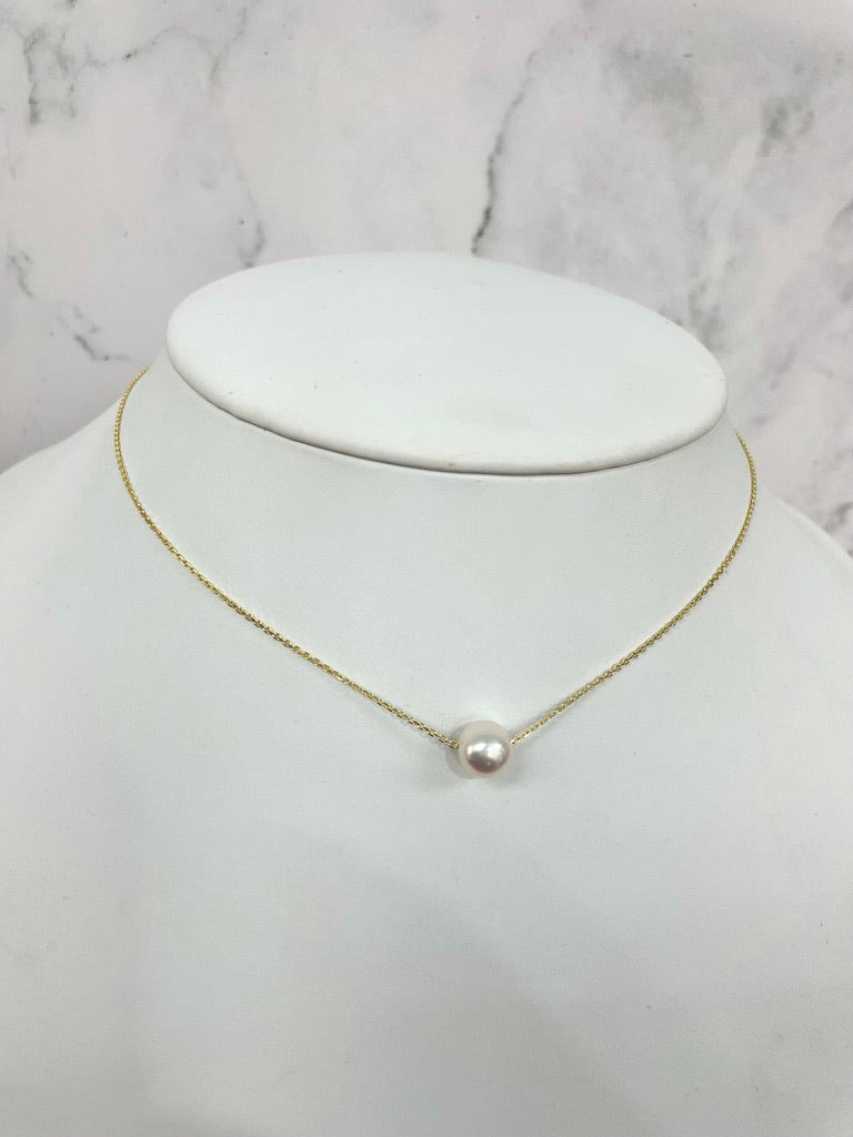The Classic Pearl Pendant