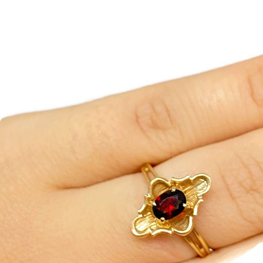 Red Garnet and Yellow Gold 14k