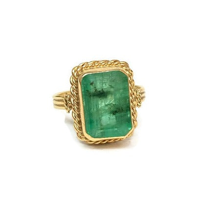 Emerald And Yellow Gold  14k Ring